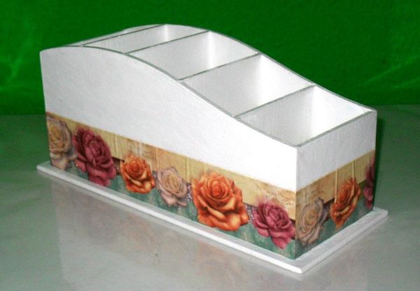 Porta Controle Remoto com 4 Divisões - Ref.: 1007