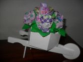 Carriola com flores em tecido - Ref.: 601